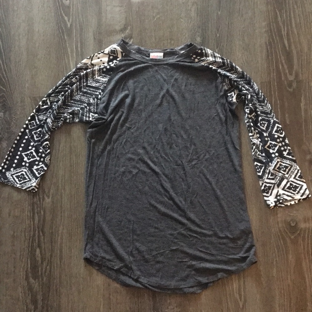 Used Lularoe Randy Tee